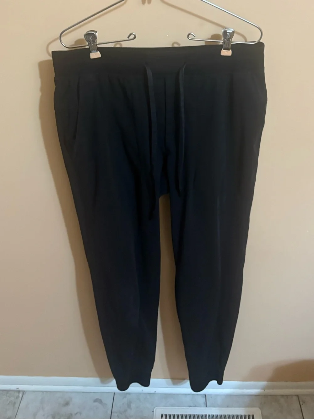 Lululemon ABC 30” Joggers in Black